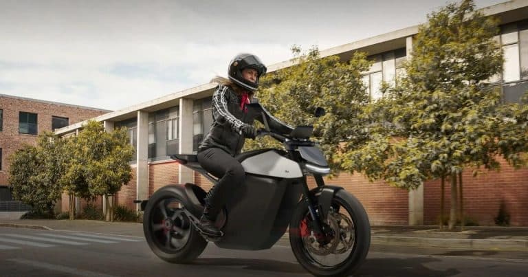 Aceste motociclete electrice Ola Roadster ating viteze de 194 km/h la un preț uimitor sub 3000 USD: viitorul e aici!