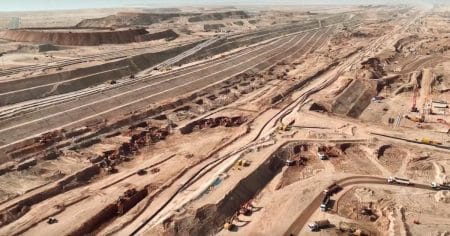 Arabia Saudită investește masiv în roboți pentru Neom, folosind 20% din oțelul mondial și revoluționând construcțiile