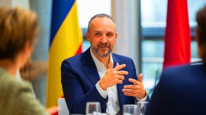 « Acest forum transformă radical peisajul de afaceri »: România vede o creștere explozivă a investițiilor după Roundtable-ul The Economist