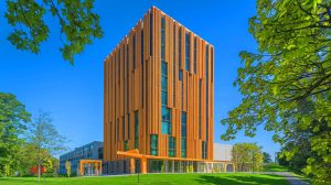 America surprinde lumea cu prima clădire universitară de lemn: un turn monumental care redefinește arhitectura educațională