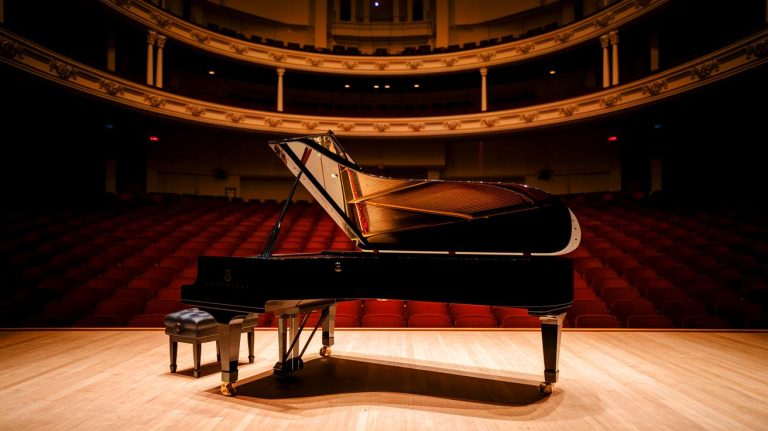 Martha Argerich, pianista legendară, electrizează România cu două concerte unice în istorie