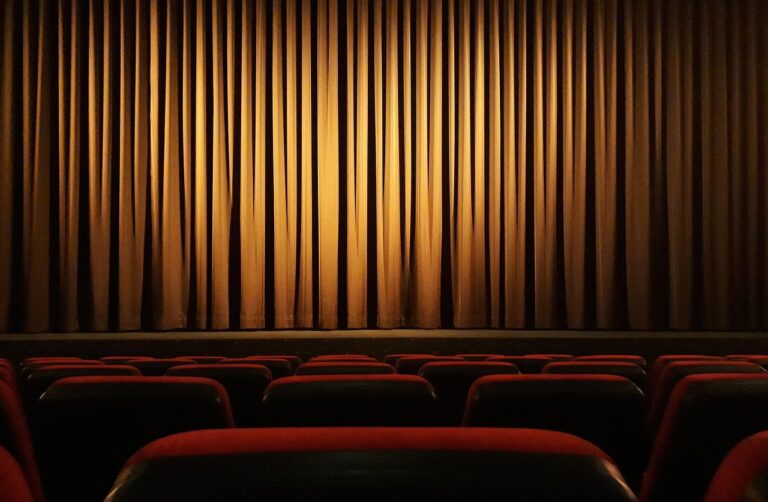 „Un val de emoții și controverse fără precedent”: acest film românesc cutremurător redefinește rigorile și simțul în arta cinematografică modernă