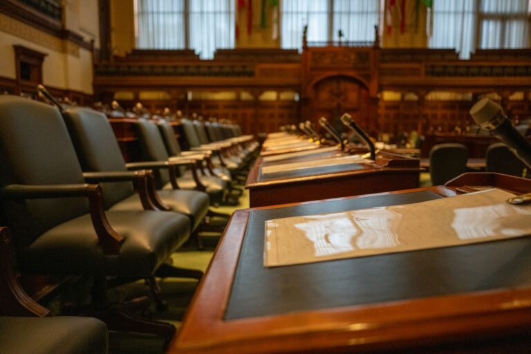 Cabinetul lui Luca Niculescu ar reuni tehnocrați și miniștri veniți de la PSD